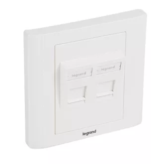   Legrand süllyesztett szerelvény - 2xRJ45 keystone port fogadására, döntött, fehér burkolattal és kerettel, címketartóval