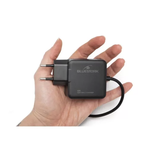 Bluestork Hálózati töltő - PW-BS-65-GAN-C/2 (USB-C, 65W, 1,45m kábel, gyorstöltés,fekete)